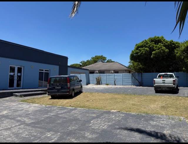 BUSINESS FOR SALE IN NEWTON PARK